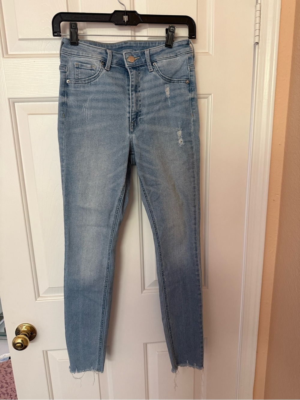 Light Wash Women’s Skinny Jeans - Blue